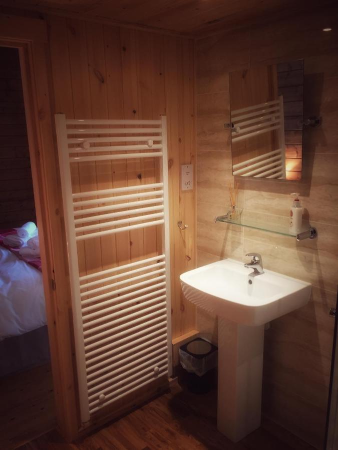 Hill Cottage Cabins Форт-Огастус Екстер'єр фото